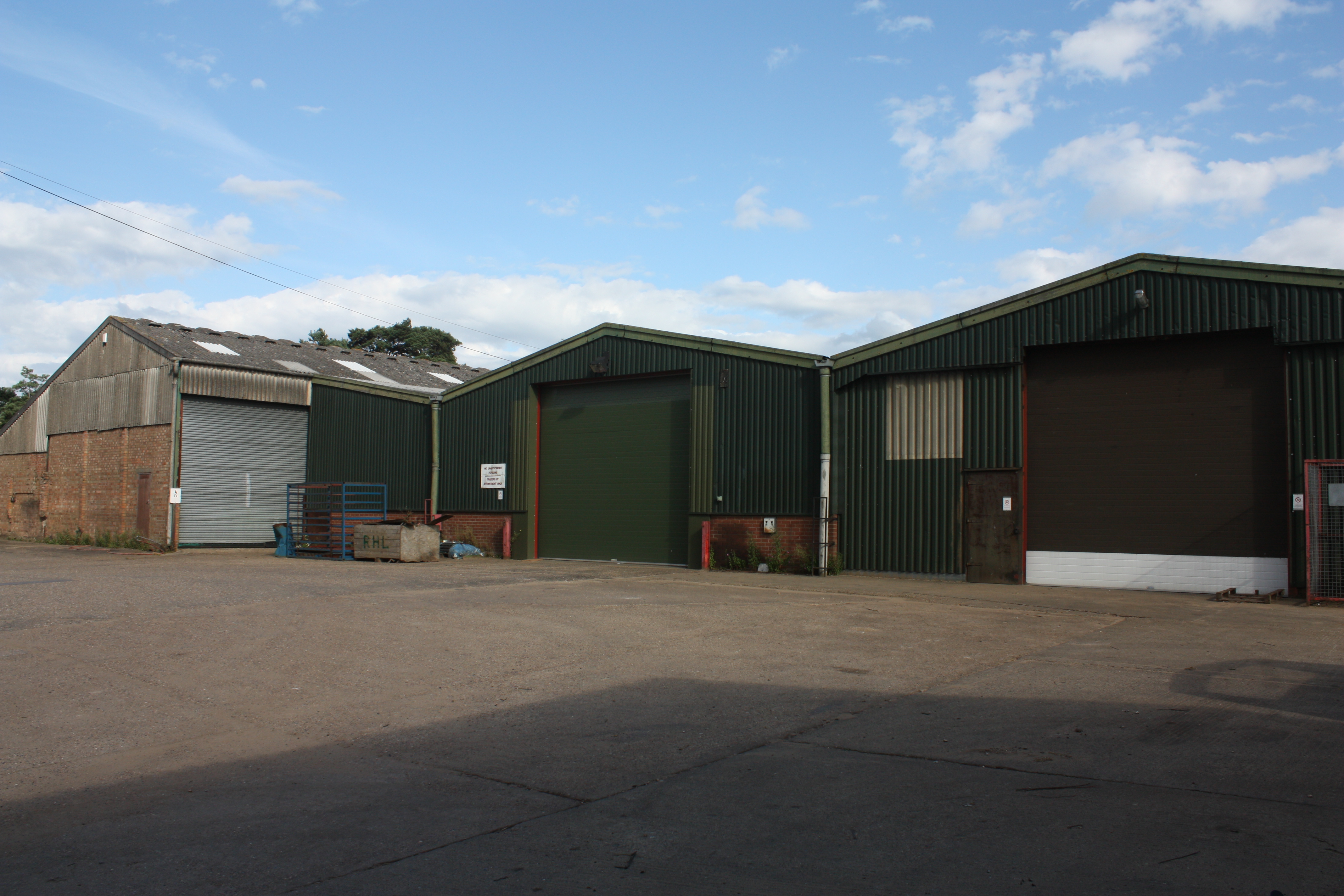 Roadside factory/warehouse To Let